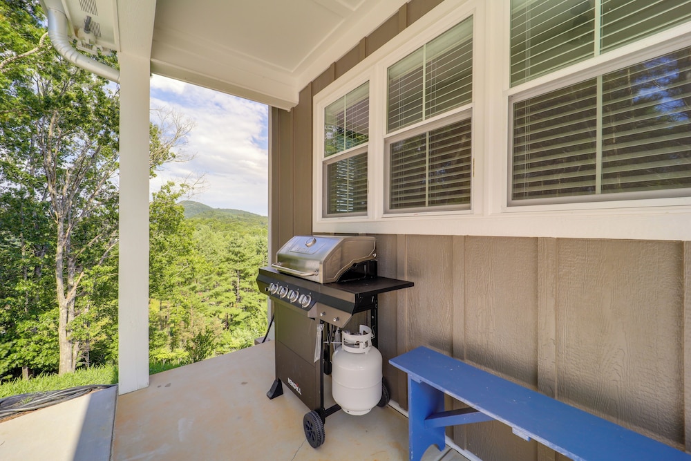 Newly Built Home w/ Panoramic Views in Jefferson!