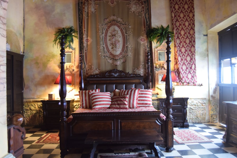 The Gallery Inn - Property Image 35