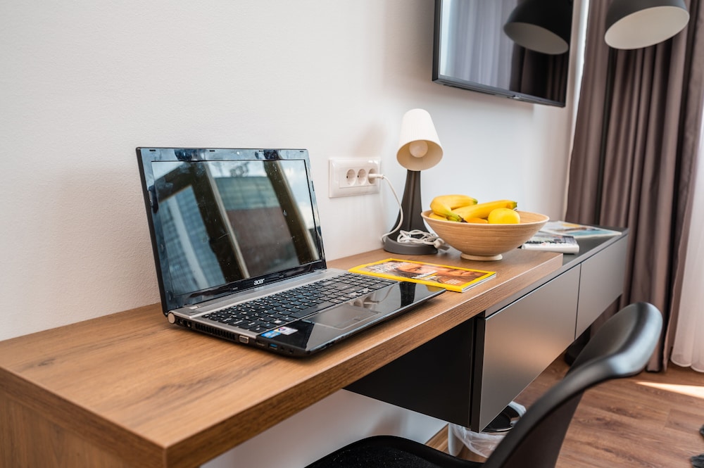 Modern and Bright Studio - Main Street