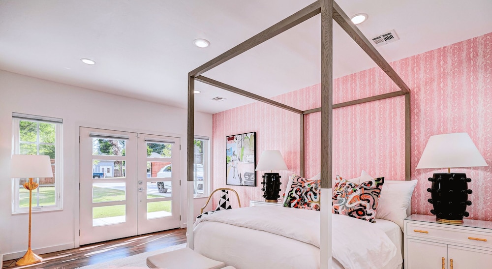 Luxury 5BR House Private Studio 5mins to OU Cha