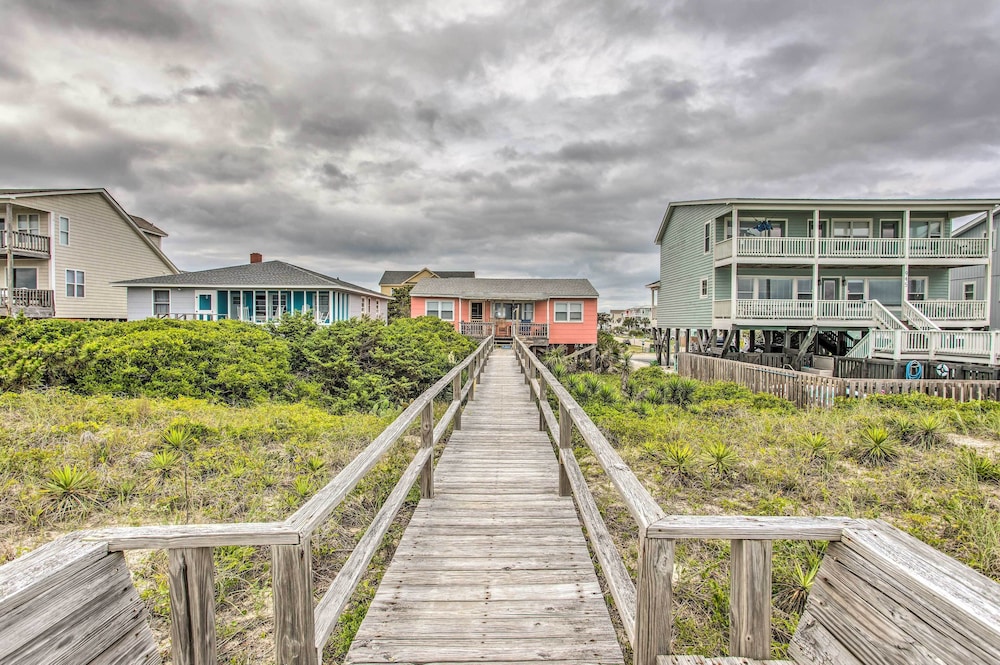 Rustic Beachfront Cottage w/ Deck & Boardwalk view 4