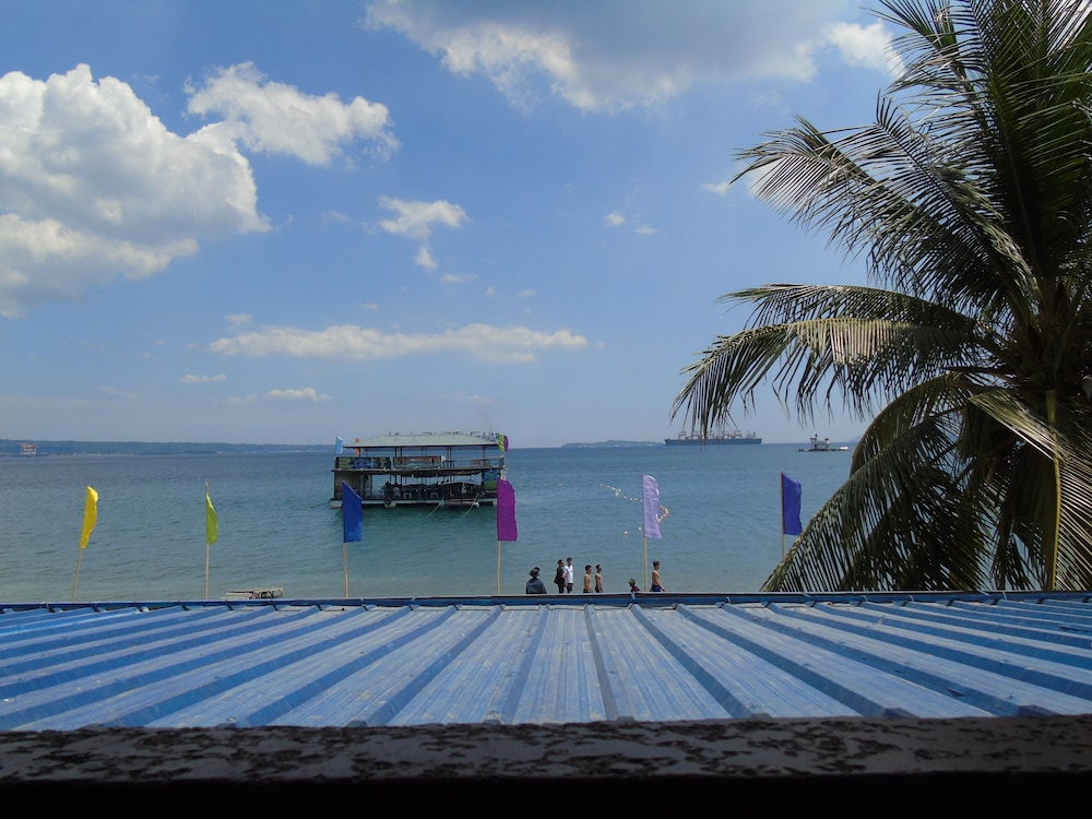 Blue Rock Beach Resort