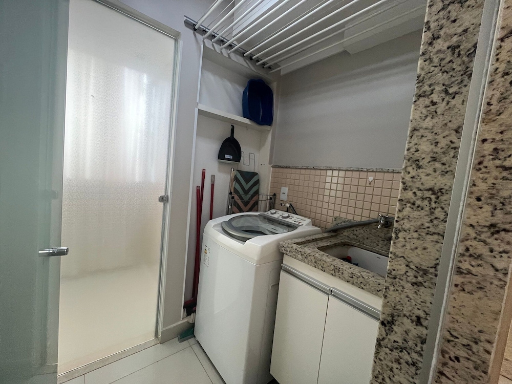 2brs apt 950 m fr/ Flamboyant Mall Unq1104