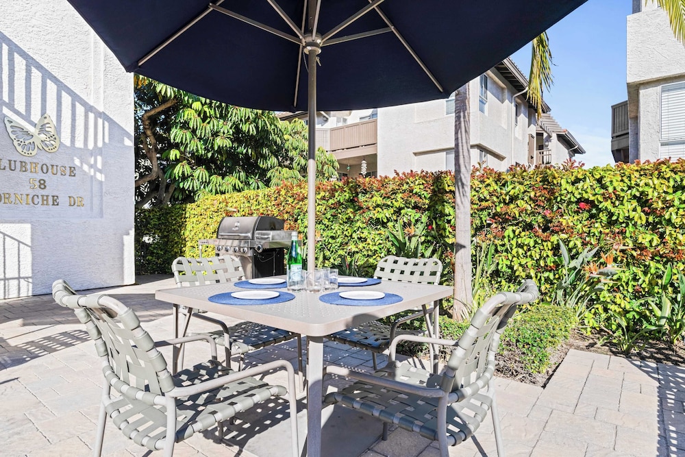 Close to Beach w/ Patio & Resort Amenities The Point at Corniche by Avantstay Str16-0458