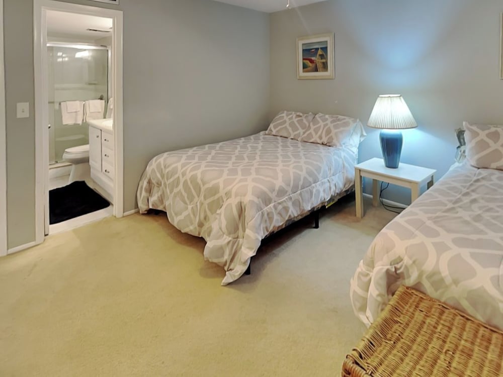 Barry Palm 202 by Distinctive Beach Rentals
