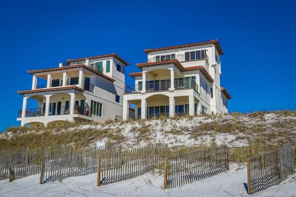 Vista Bella del Mar 5 Bedroom Holiday Home by Five Star Properties
