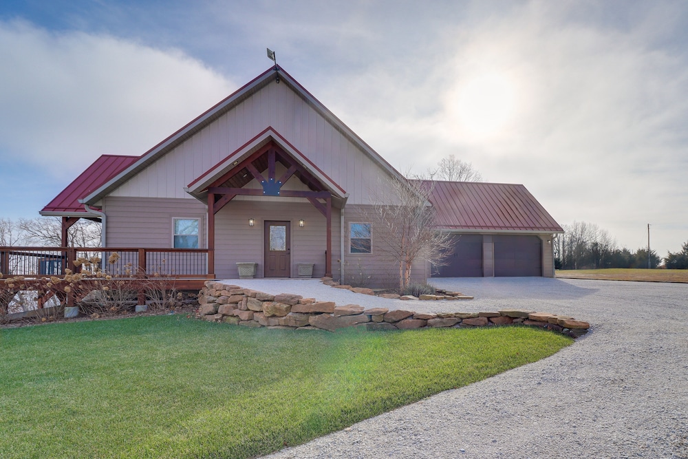 Spacious Harrison Vacation Rental w/ Deck & Views! view 4