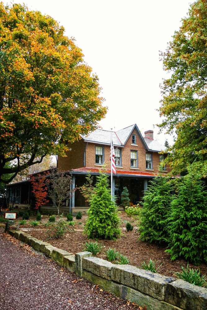 Deer Creek Winery at Watson Estate