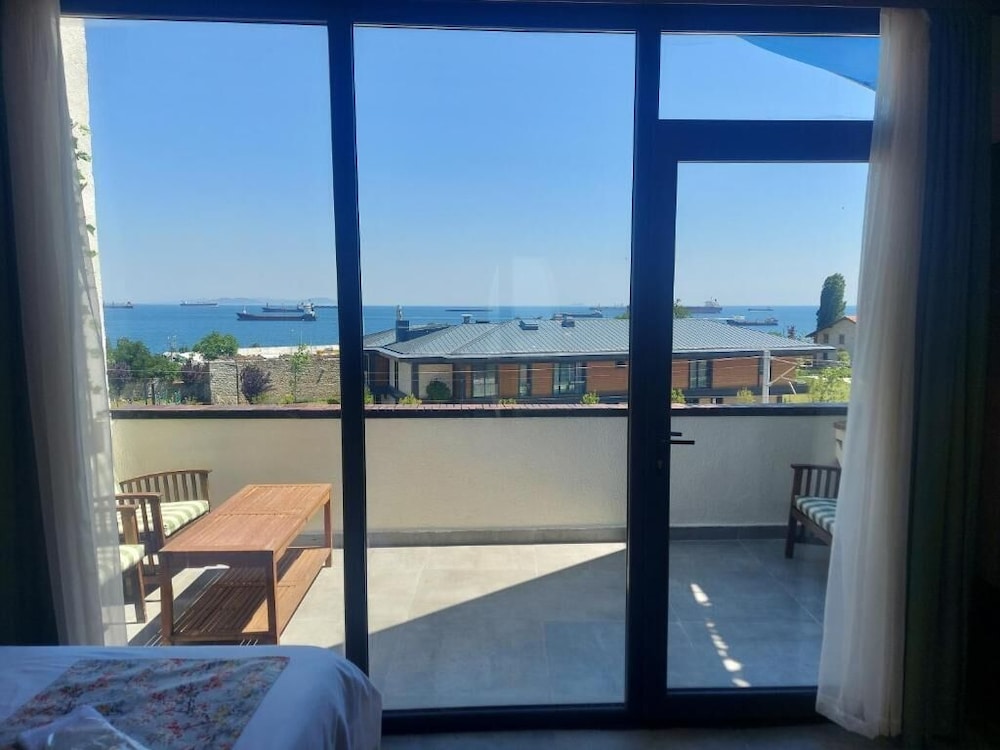 Queen Seagull Boutique Hotel