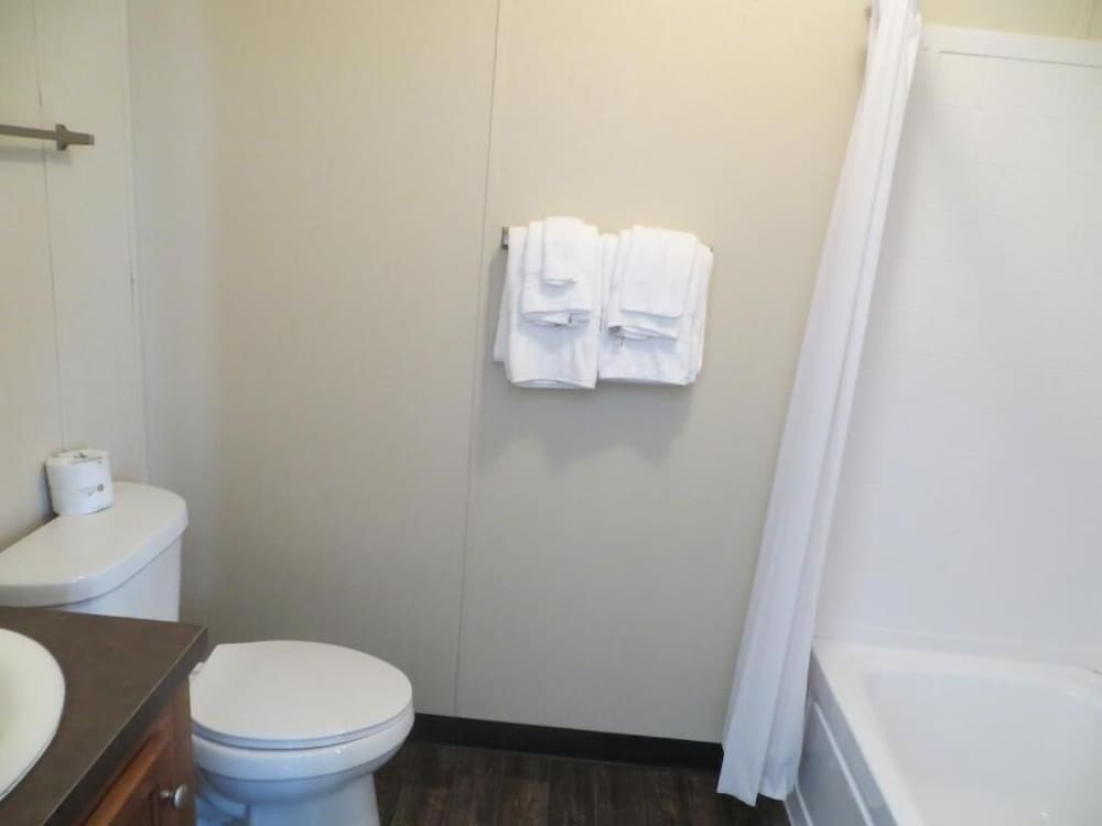 Hobbs Vacations - Shale Lodge - Property Image 1