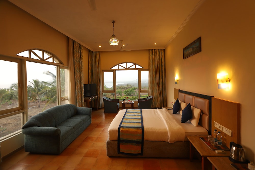 Kohinoor Samudra Beach Resort