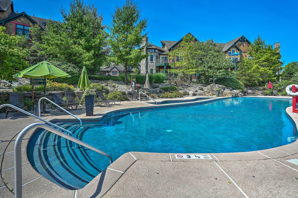 < 1 Mi to Mountain Creek Resort: Condo w/ Balcony