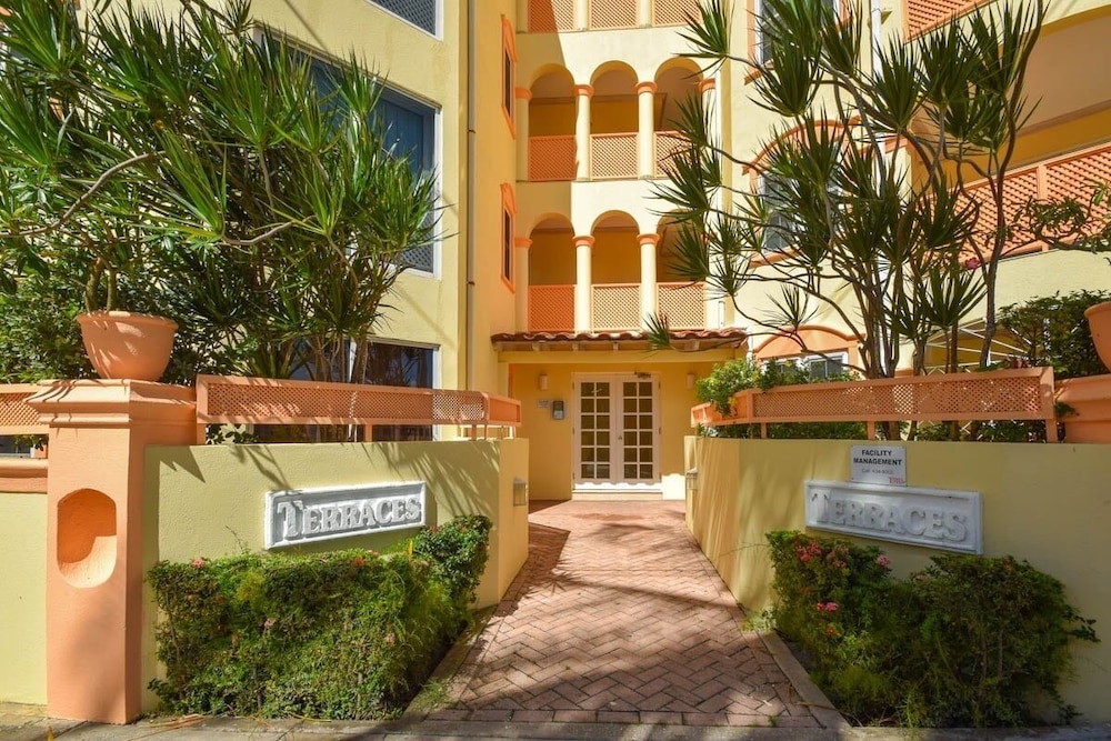 Modern 2-bed Apt Near Beach In St. Lawrence Gap 2 Bedroom Apts by Bluescape