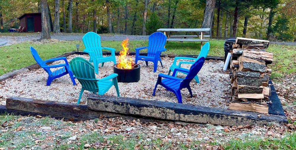 Lake Forest Luxury Log Cabins
