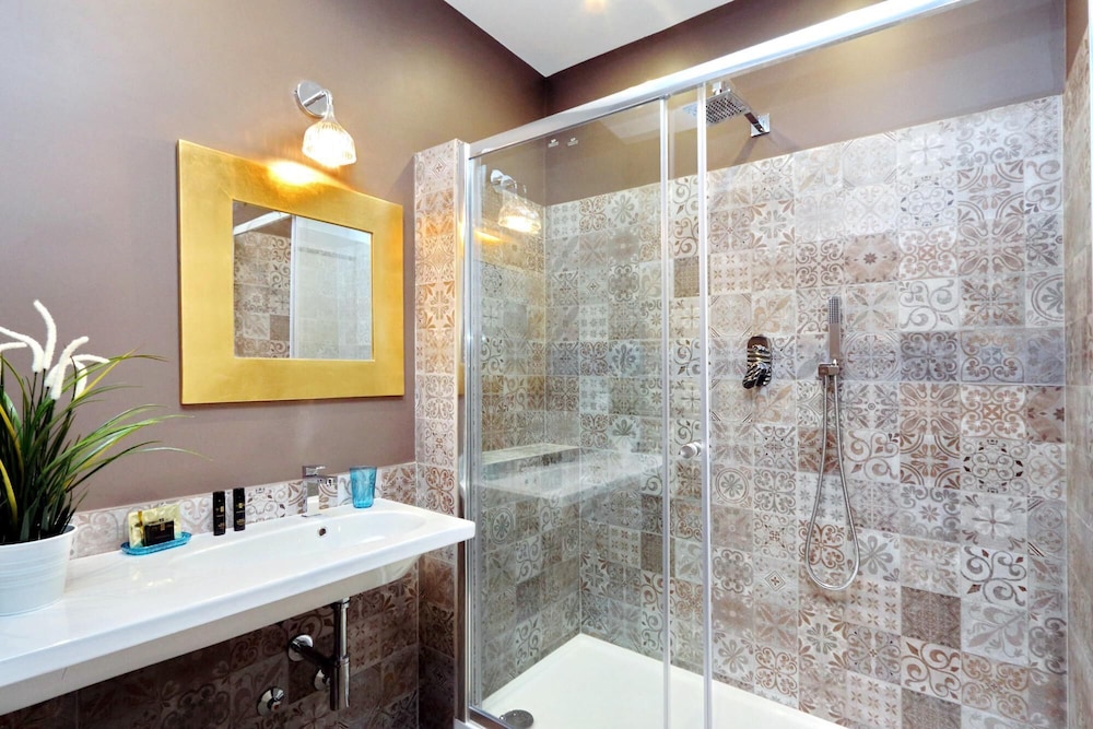 Rm-h501-pale6e2 Monti Apartments - M9
