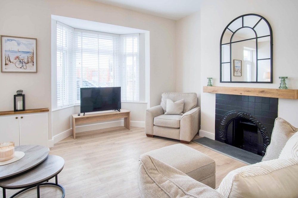 Seascape Retreat - 3 Bedroom Flat - Porthcawl