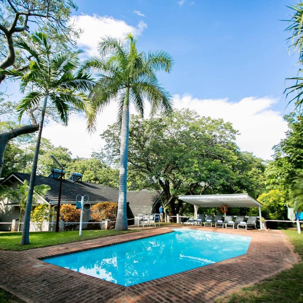 A Wonderful 5 Bedroomed 4 Bathroom Villa With Swimming Pool gym Garden of the Highest Quality - 2215 view 5