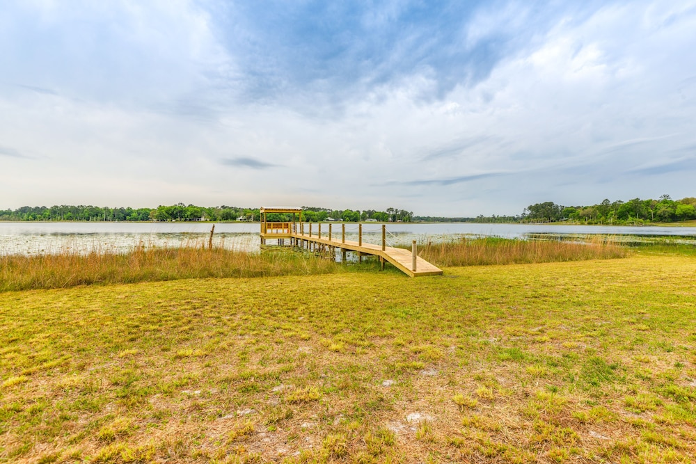 Lakefront Keystone Heights Cottage w/ Private Dock view 3