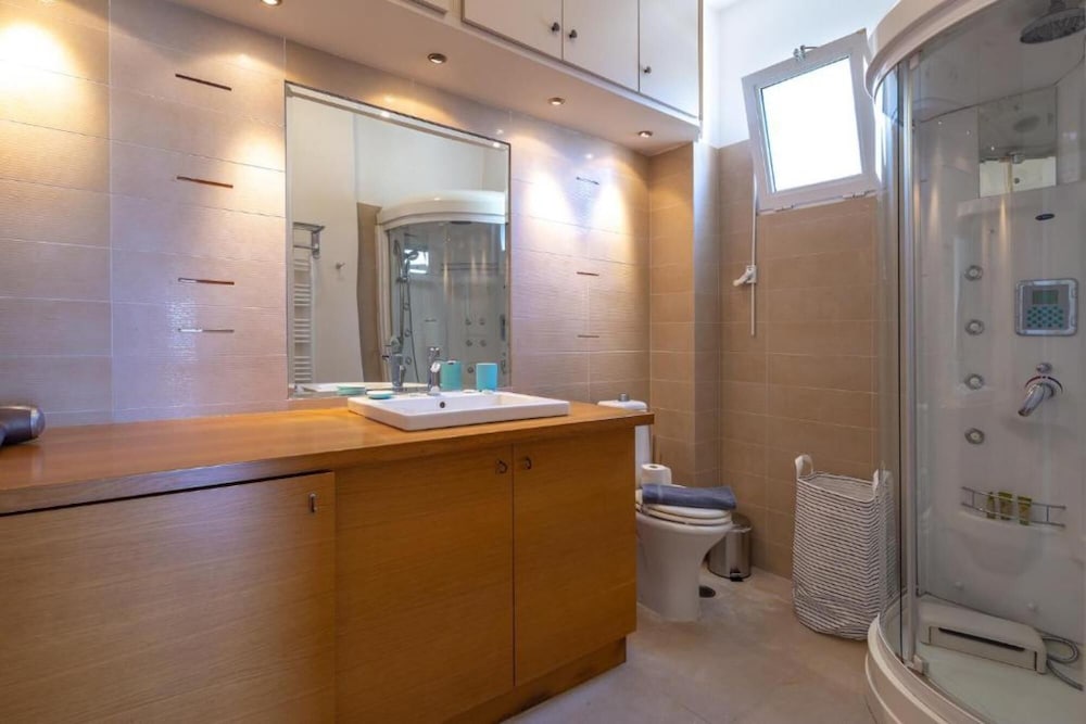 Rhea - Glyfada Sea View Apartment photo 3