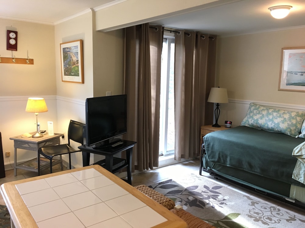 Westhampton Seabreeze Motel