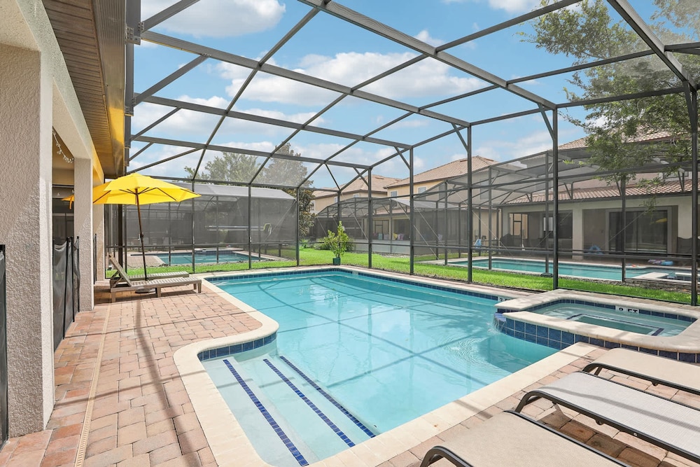 Modern 8BR Home With Private Pool and hot tub