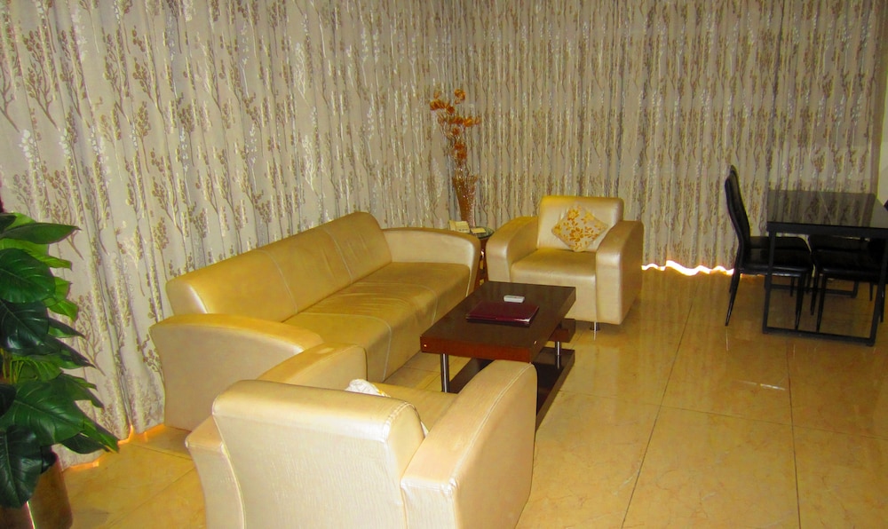 Le Tokyo Hotel Sanand