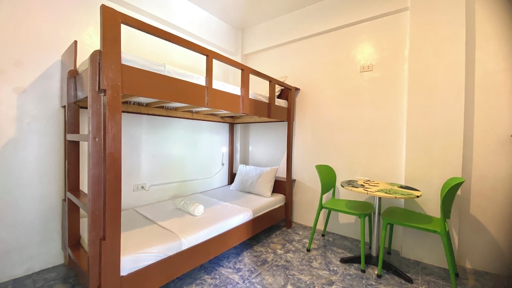 CHILL OUT HOSTEL BORACAY