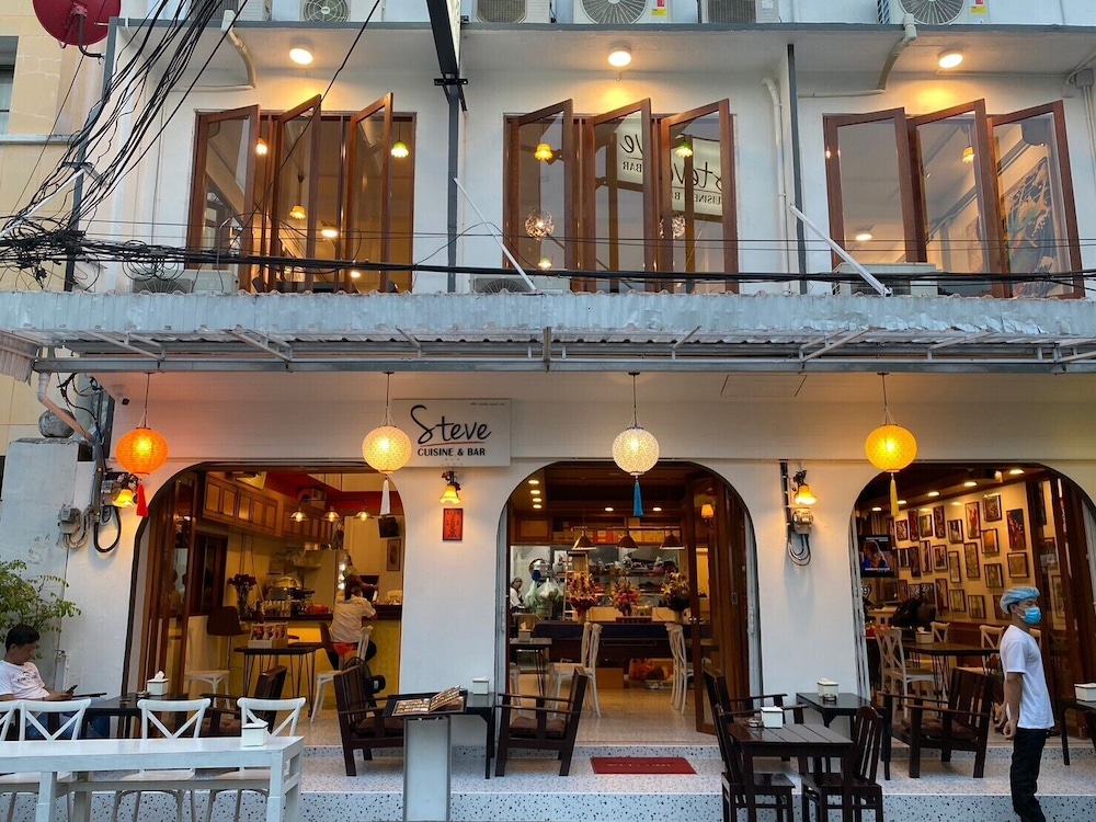 Steve Lady Hostel