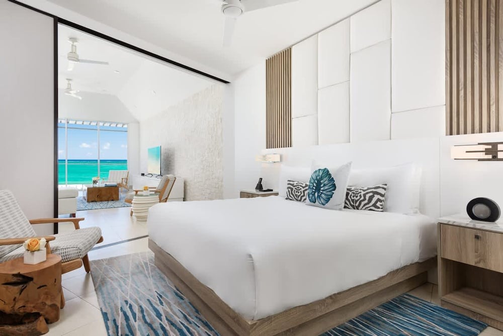 Oceanfront Penthouse Hot Tub Daily Cabana