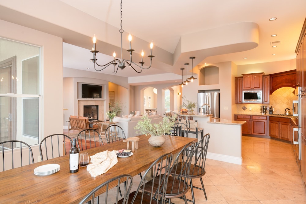 Colina by Avantstay Secluded Mountain Top Oasis w Pool Hot Tub Putting Green