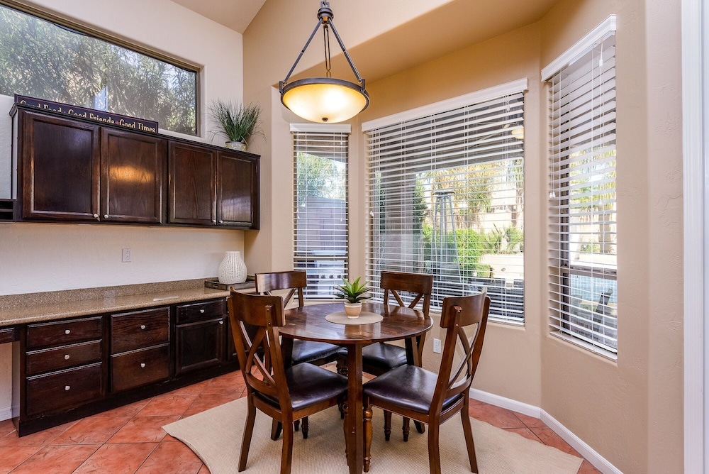 Casa Solara 4 Bedroom Home by RedAwning