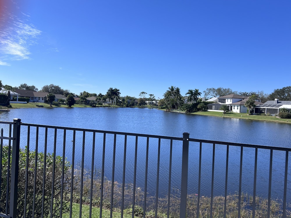 Fall In Naples - Game Room Pvt Pool Hot Tub Impeccable Decor 3 Bedroom Home