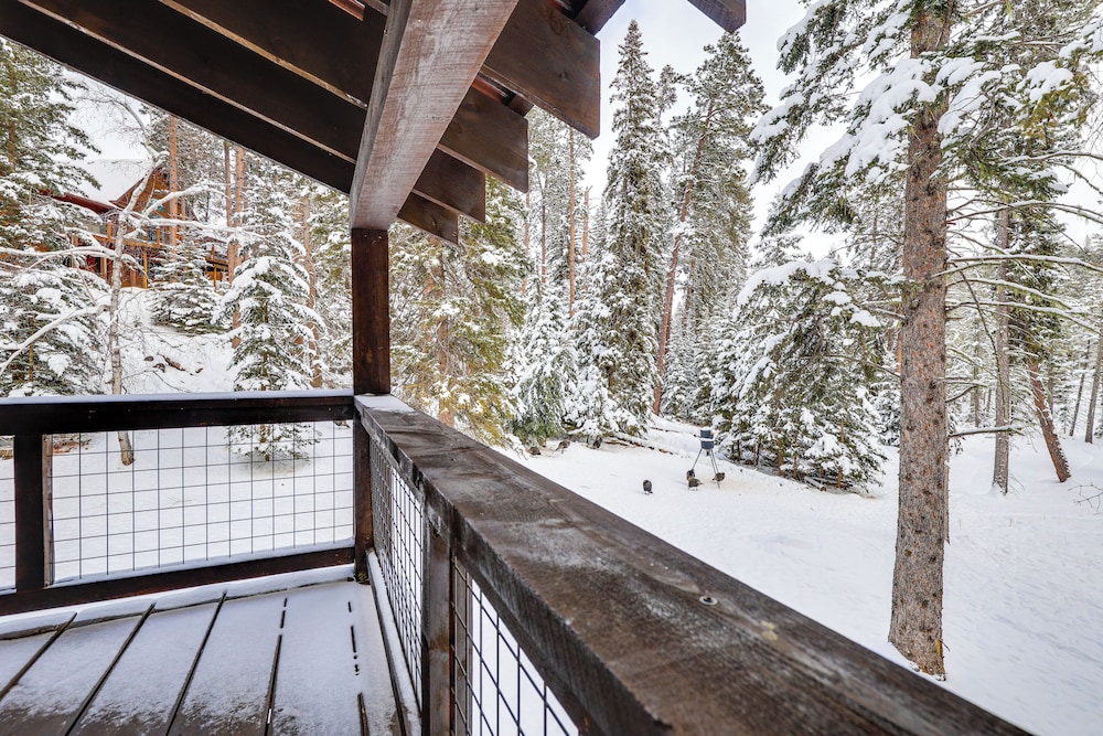 Hot Tub + Deck: Secluded Black Hills Retreat!