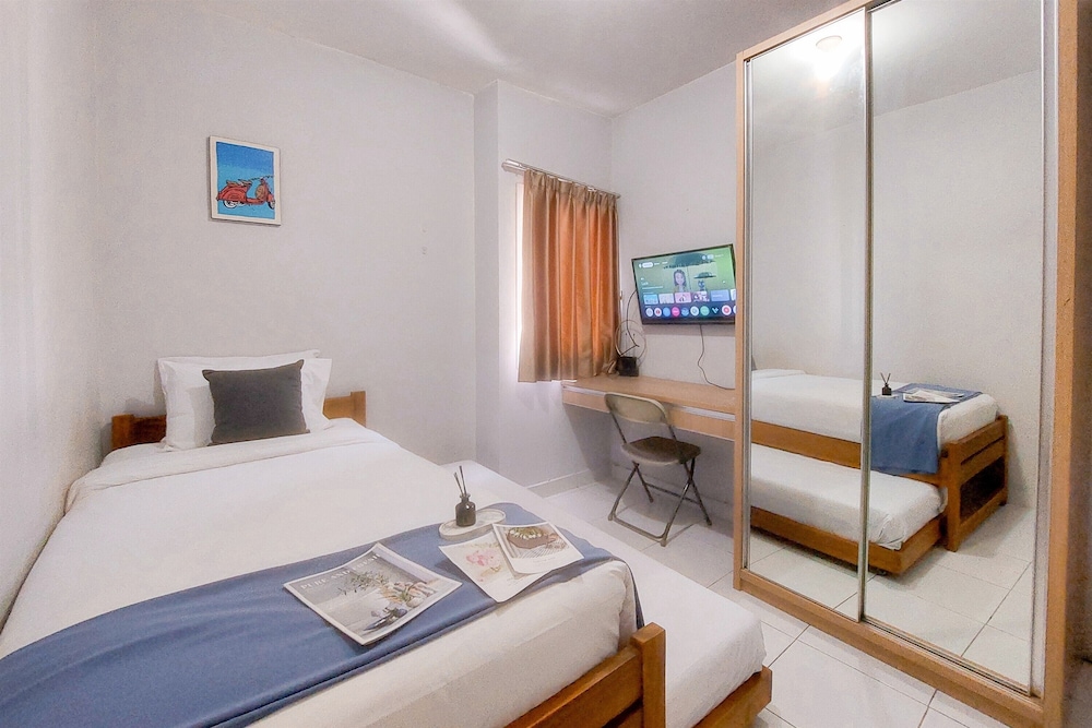 Cozy Living 2Br Apartment Without Living Room At Aeropolis Residence