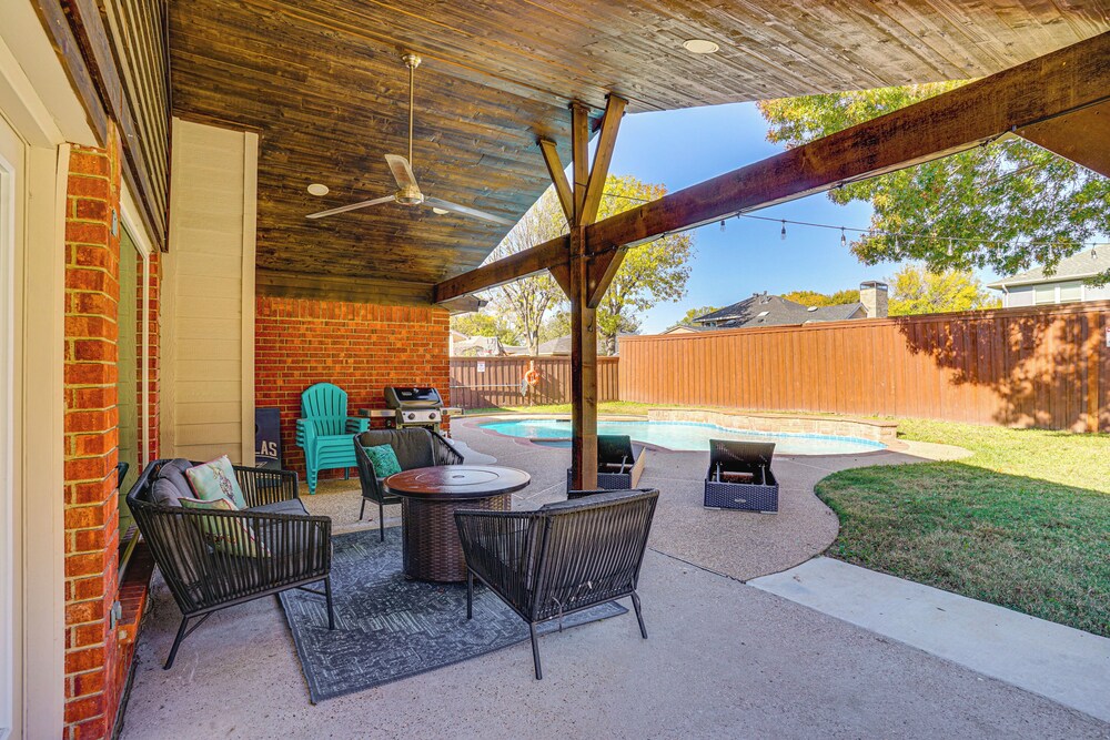 Outdoor Oasis w/ Pool: Grand Prairie Family Home!