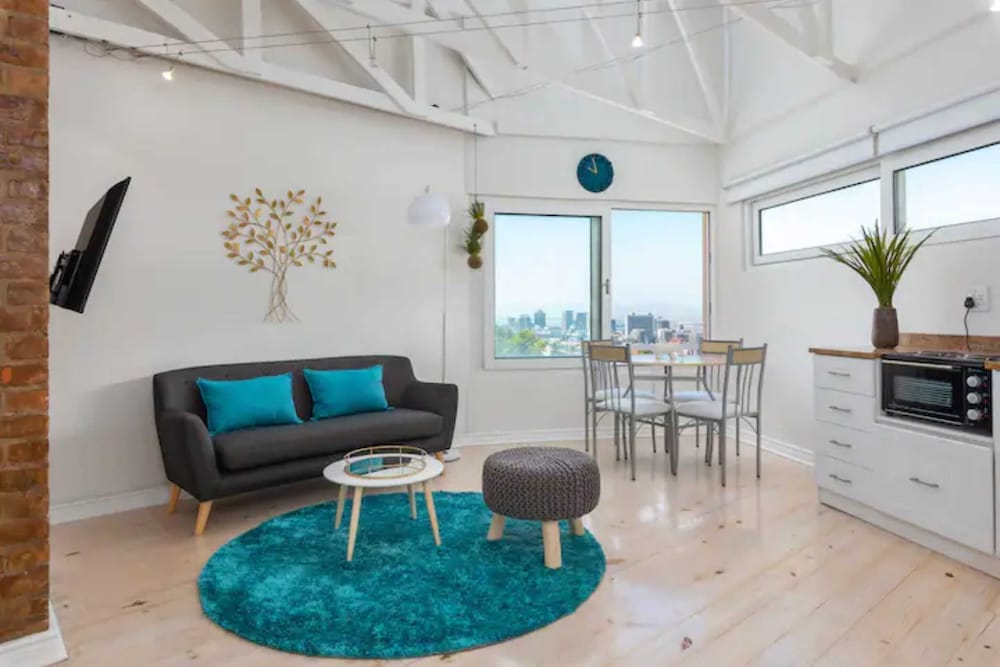 Newly Renovated Studio Apartment in Cape Town view 4