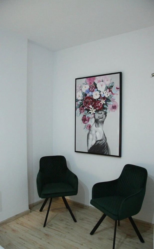 LARNACA BAY SUITES