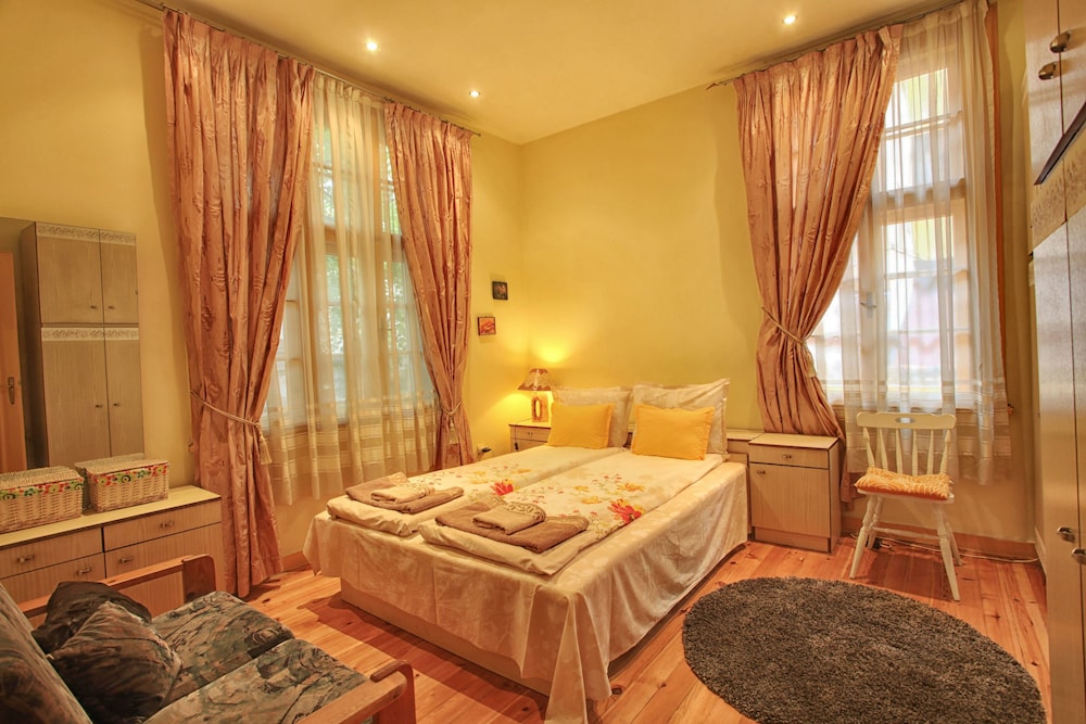 Guesthouse Tomovi