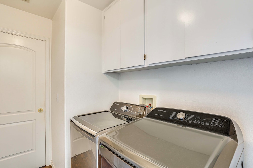 10 Mi to Redding: Serene Escape w/ Spacious Yard!