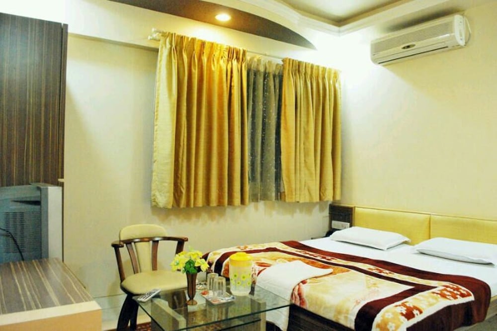 Hotel Nanashree Grand