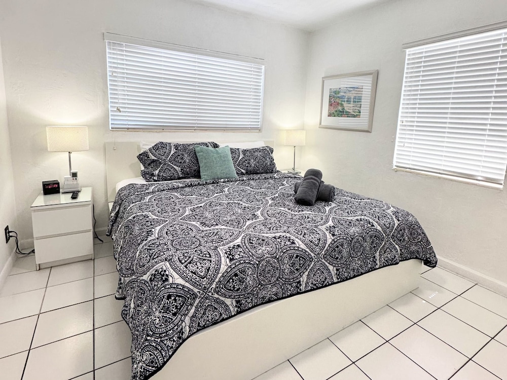 Southwinds Inn 7 for 4 Guests Close to the Beach