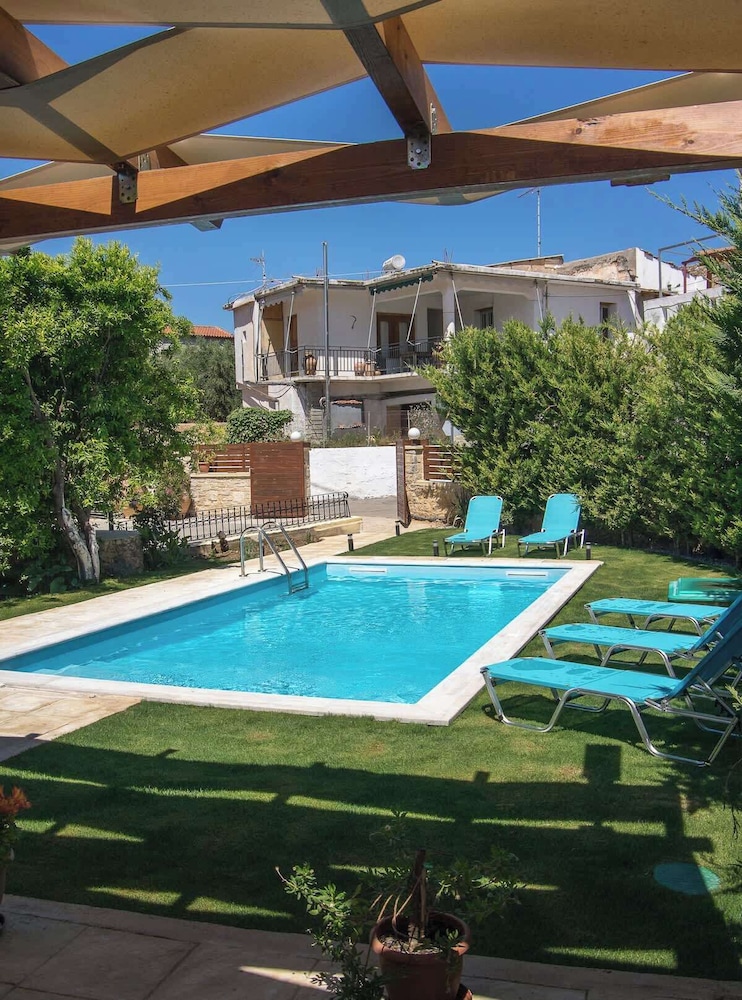 Sklavaki Traditional Villa - Private Pool Views