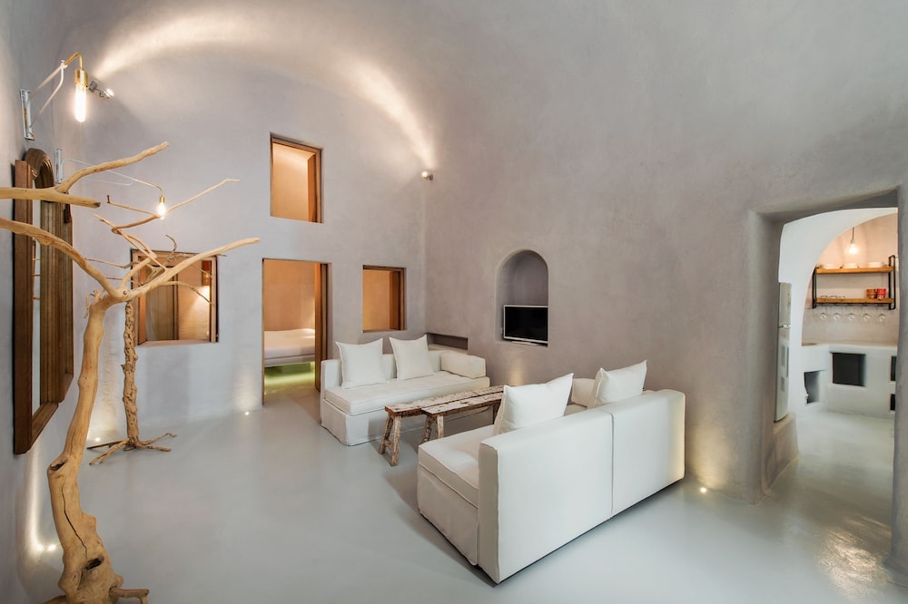 Ammos Oia Mansion