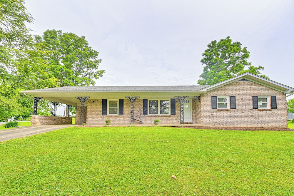 11 Mi to Danville: Family Home in Lancaster