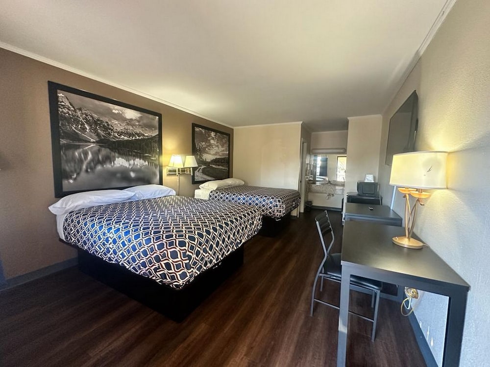 Loyalty Inn Rockingham view 3