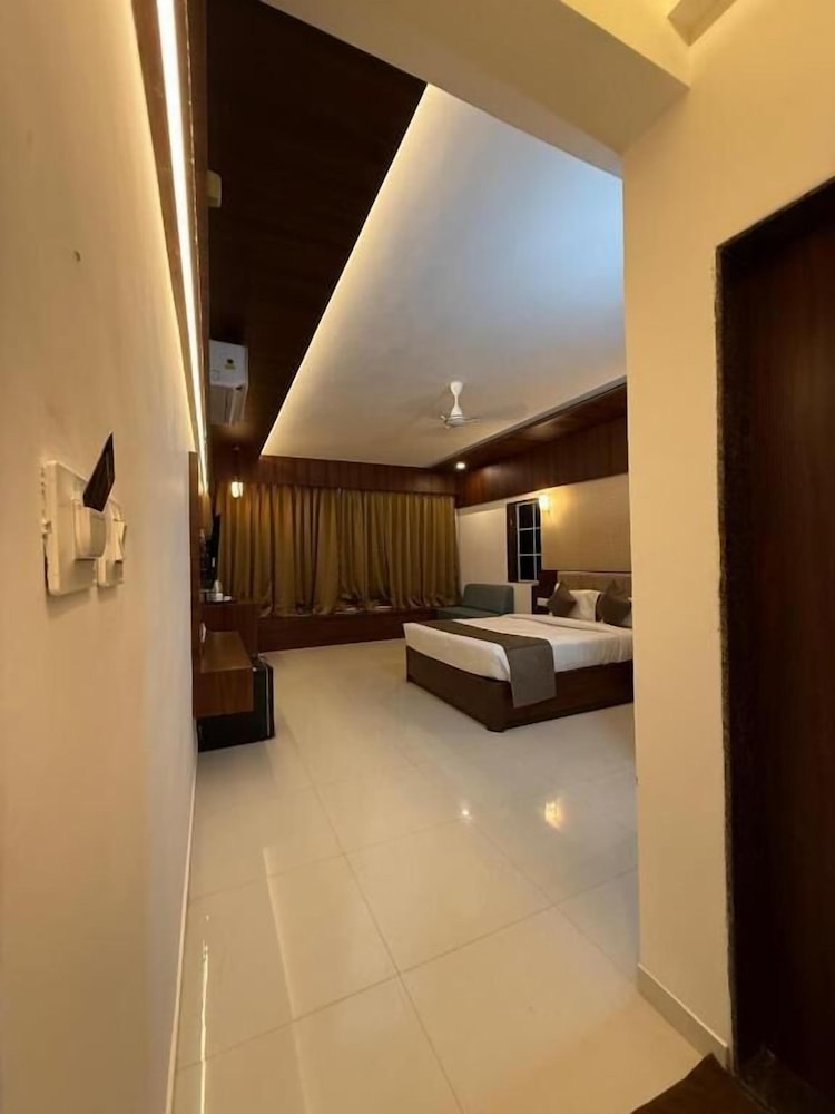 High Five Hotels
