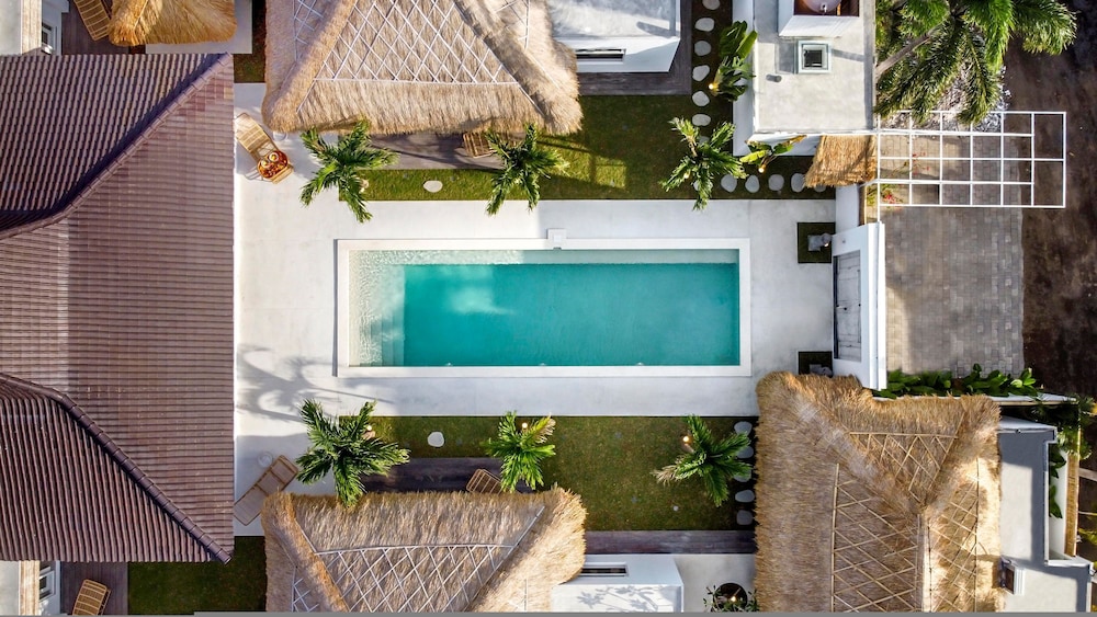 Villa Surga Blue by Alfred in Bali - Brand New 5 BR Pool Villa in the of Seminyak