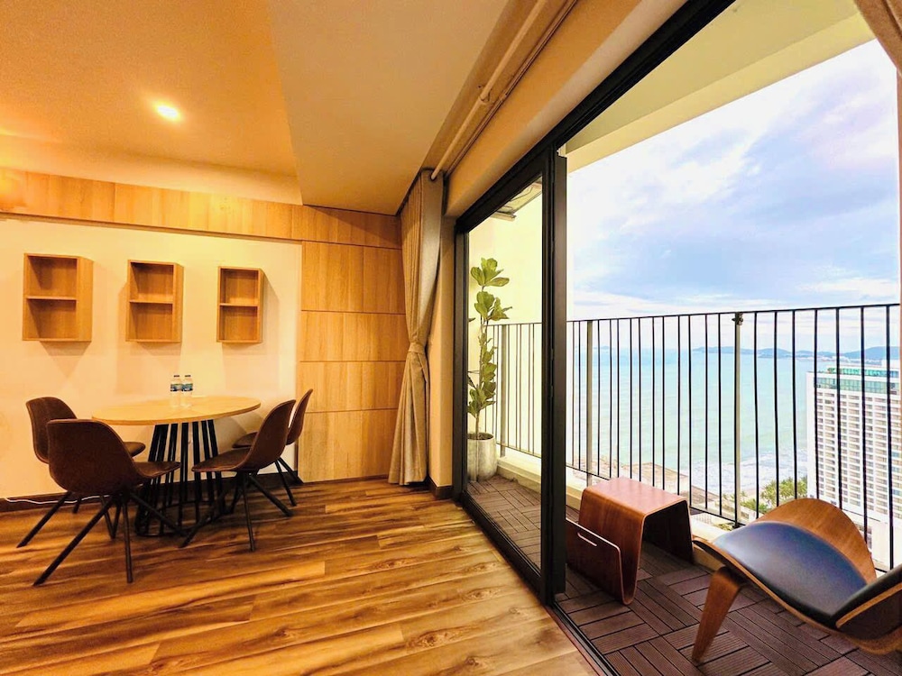 Gold Coast Apartment