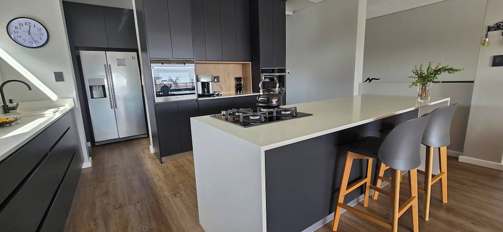 Seaside Retreat in Langebaan With Hot Tub and BBQ