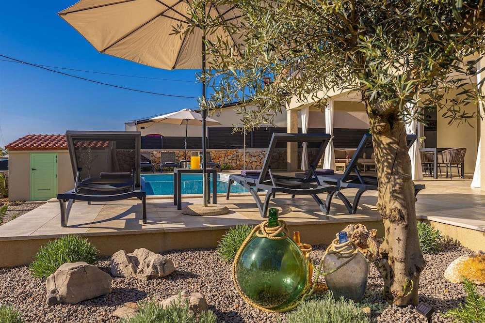 Villa Beachfront With 4 Bedrooms and 3 5 Bathrooms